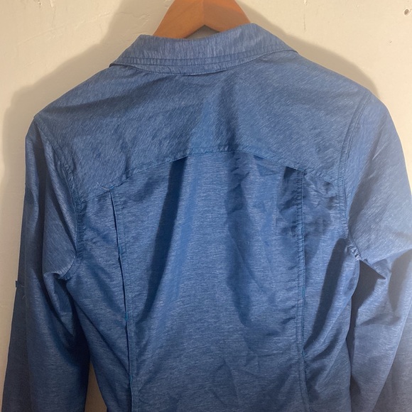 The North face sinched long sleeve - Picture 4 of 12